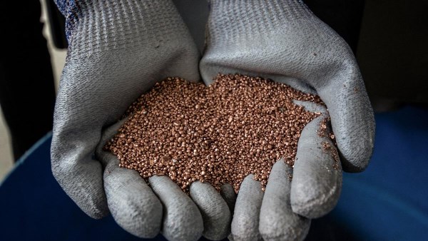 توقعات بتراجع أسعار النحاس عن مستوياتها القياسية في عام 2026