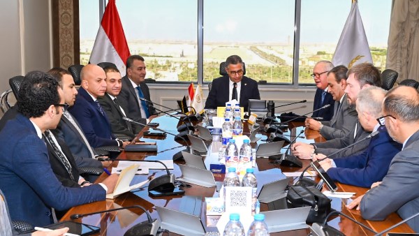 وزير التموين يترأس اجتماعًا لمتابعة منظومة تتبع السلع الأساسية وتعزيز التحول الرقمي بسلاسل الإمداد