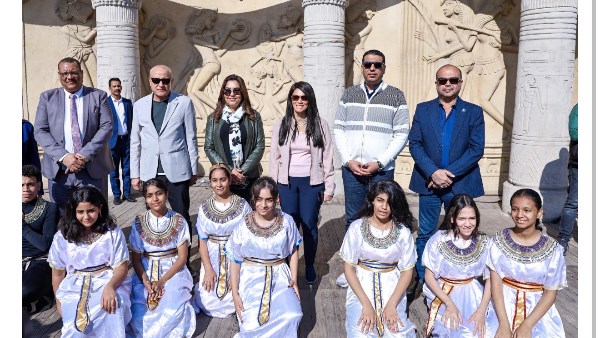 وزيرتا التخطيط والتنمية المحلية ومحافظ الأقصر يتفقدون مكتبة مصر العامة