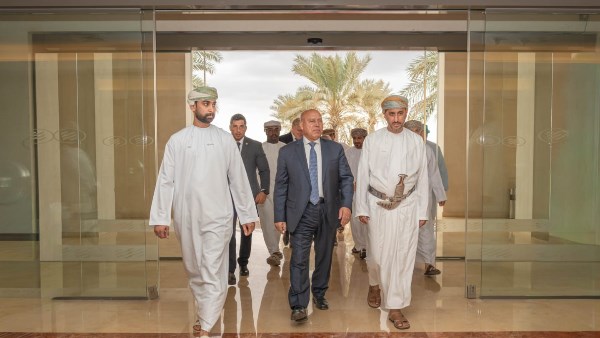 كامل الوزير يطالب بربط ميناء صحار بالسخنة لتعزيز التكامل الصناعي المصري العماني