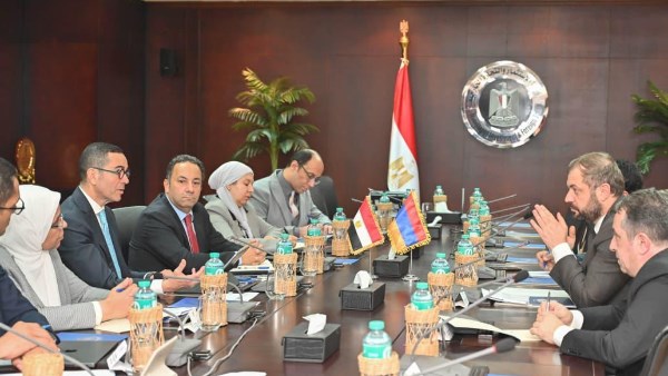 وزير الاستثمار يستقبل وزير الاقتصاد الأرميني لتعزيز العلاقات الاقتصادية بين البلدين