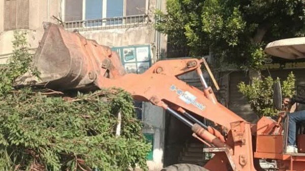 أعمال نظافة مكثفة واستغلال لفترة الإجازة بمناطق الخدمات بالقاهرة الجديدة