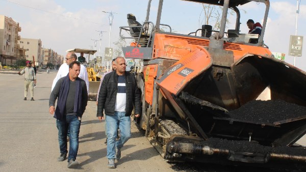 رئيس جهاز تنمية مدينة بدر يتابع أعمال تطوير ورفع كفاءة الطرق