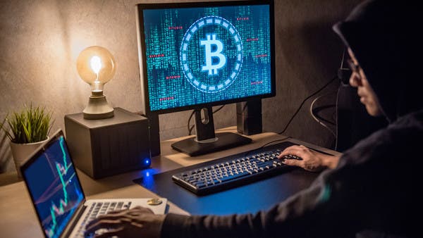 خسائر تتجاوز 2.7 مليار دولار.. قرصنة العملات المشفرة تسجل رقماً قياسياً في 2025 