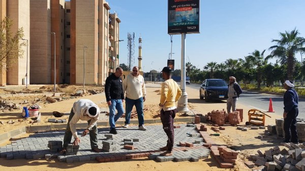 رئيس جهاز بدر يتفقد أعمال تركيب الإنترلوك بشارع السنترال