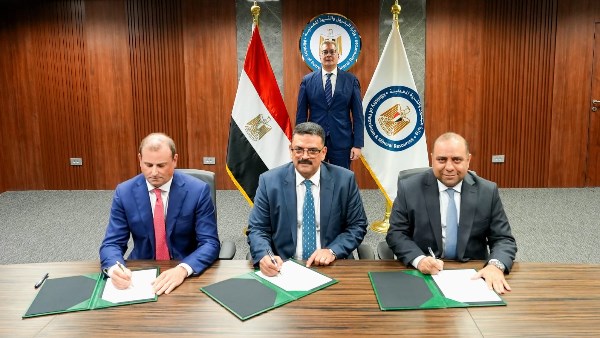 وزير البترول يشهد توقيع اتفاق لتعزيز استثمارات الذهب في “أبو مروات” مع آتون الكندية