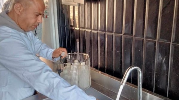 متابعة دورية لجودة مياه الشرب بمدينة الشيخ زايد