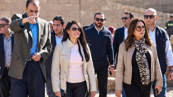 وزيرتا التخطيط والتمية المحلية تتفقدان قرية النساجين والمنطقة الآثرية بسوهاج