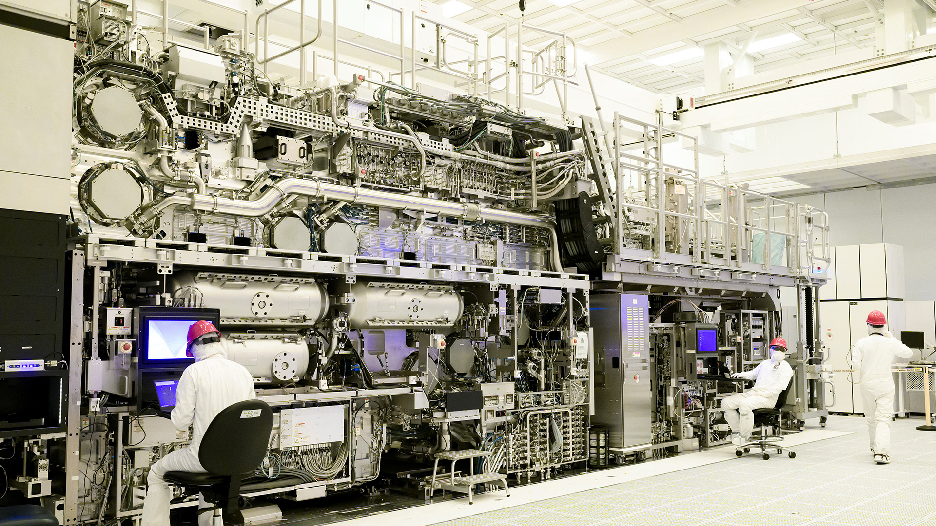 “مانهاتن الصيني” يكسر الحظر الأميركي على التكنولوجيا ويبهر العالم