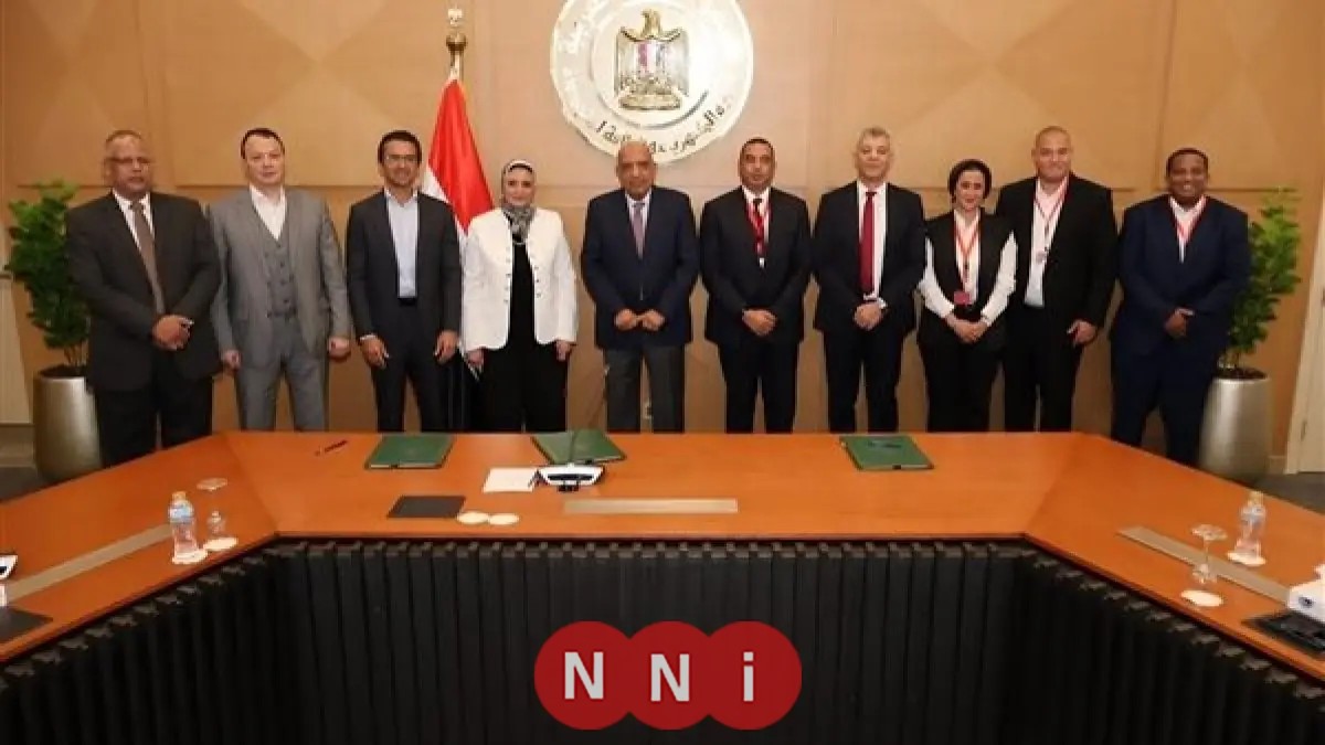 الكهرباء تسعى لرفع حصة الطاقة المتجددة في الشبكة القومية إلى 42 بالمئة