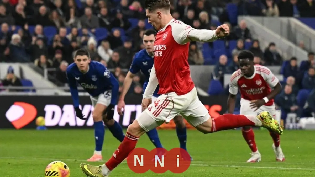 آرسنال يتجاوز إيفرتون ويستعيد صدارة الدوري الإنجليزي الممتاز