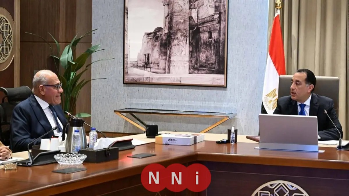 رئيس الوزراء يستعرض إنجازات ومشاريع الهيئة العربية للتصنيع في الصناعات المدنية