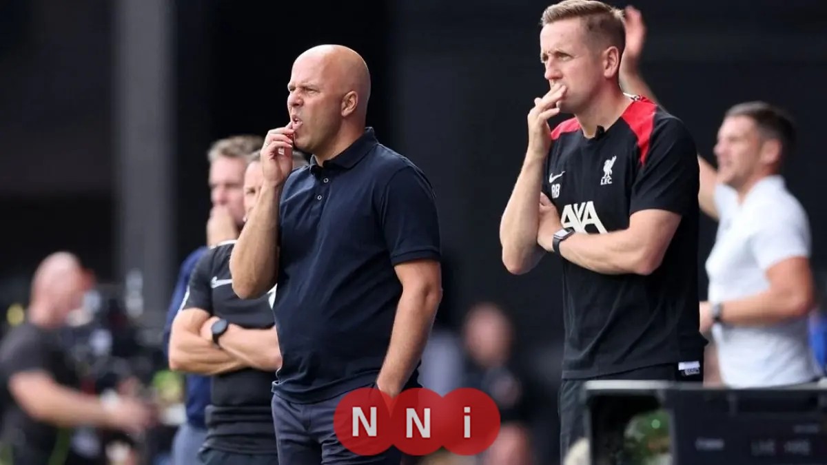 ليفربول يستغني عن خدمات مدربه بعد تلقي 12 هدفاً في شباكه