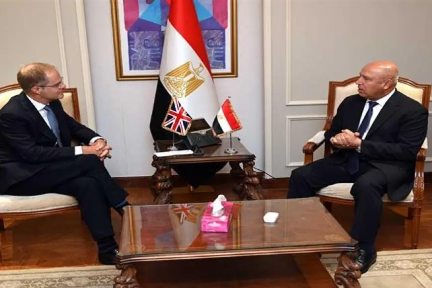 كامل الوزير يلتقي سفير بريطانيا لبحث فرص التعاون المستقبلي في الصناعة والهيدروجين الأخضر