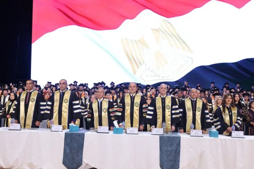 وزير قطاع الأعمال العام يشهد حفل تخرج دفعة جديدة من طلاب الأكاديمية العربية للعلوم والتكنولوجيا والنقل البحري