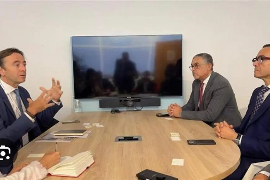 وزير الاستثمار يلتقي بمجموعة “لوريال” لاستعراض توسعاتها بالسوق المصري