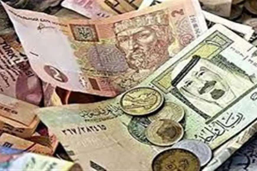 انخفاض أسعار 5 عملات عربية في بداية التعاملات اليوم