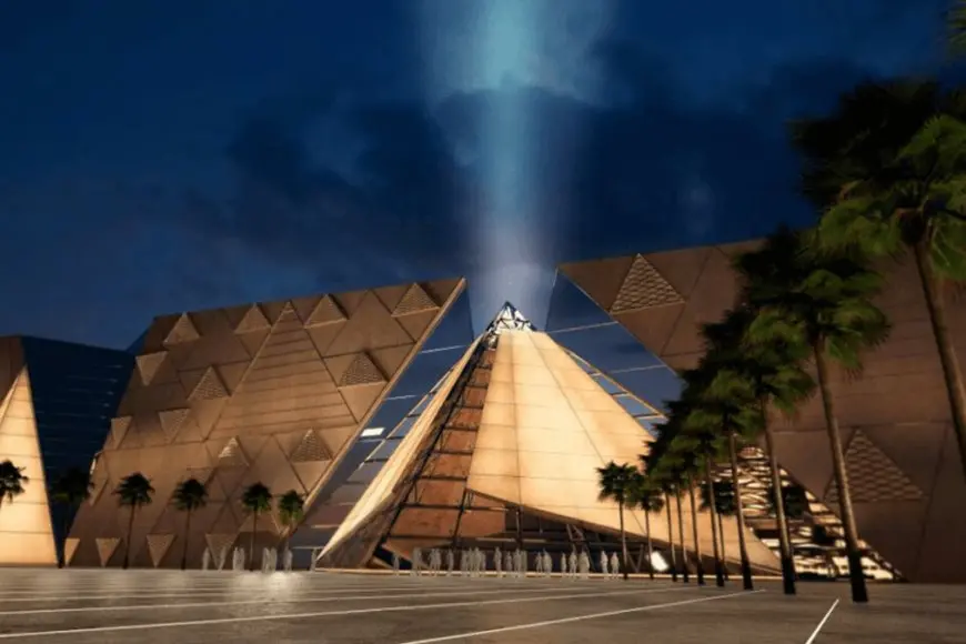 أحمد موسى يدعو المواطنين لزيارة المتحف المصري الكبير بعد افتتاحه