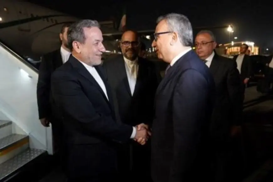 وزير الخارجية الإيراني يصل إلى القاهرة