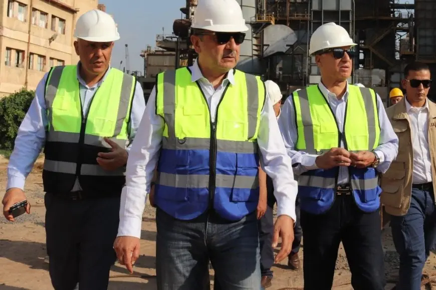 وزير قطاع الأعمال العام يتفقد مصانع شركة الدلتا للأسمدة بطلخا ومستشفى السماد