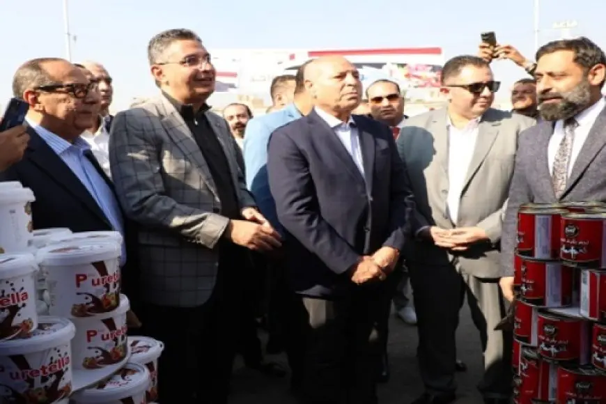 وزير التموين ومحافظ القاهرة يفتتحان سوق اليوم الواحد بالأميرية