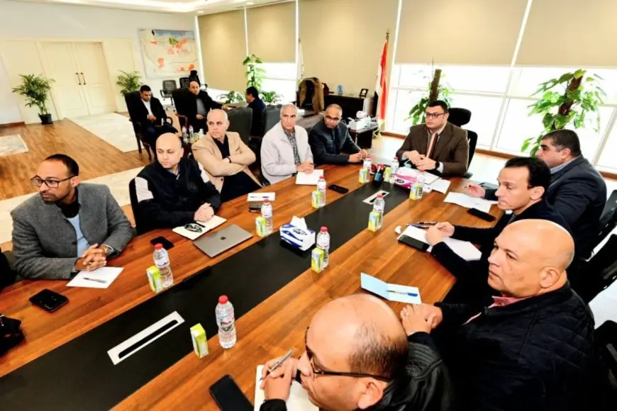 وزير الإسكان يتابع تنفيذ المشروعات التنموية المتنوعة بالساحل الشمالى