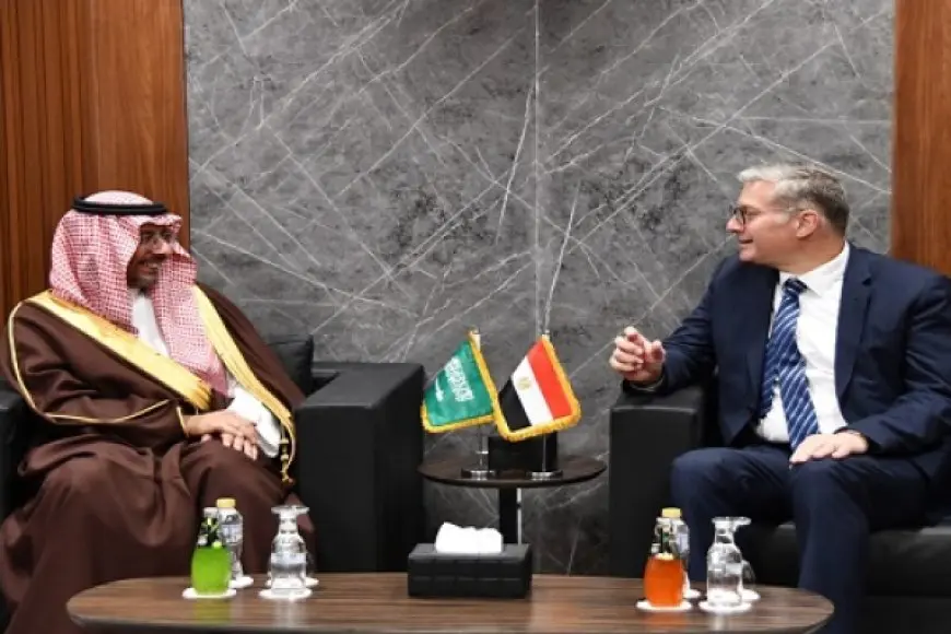 وزير البترول يبحث مع وزير الصناعة والثروة المعدنية السعودي سُبل تعزيز التعاون المشترك