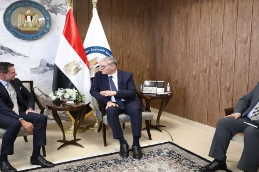 جلسة مباحثات بين وزير البترول وقيادات هاليبرتون لتعزيز التعاون في أنشطة البحث والإنتاج