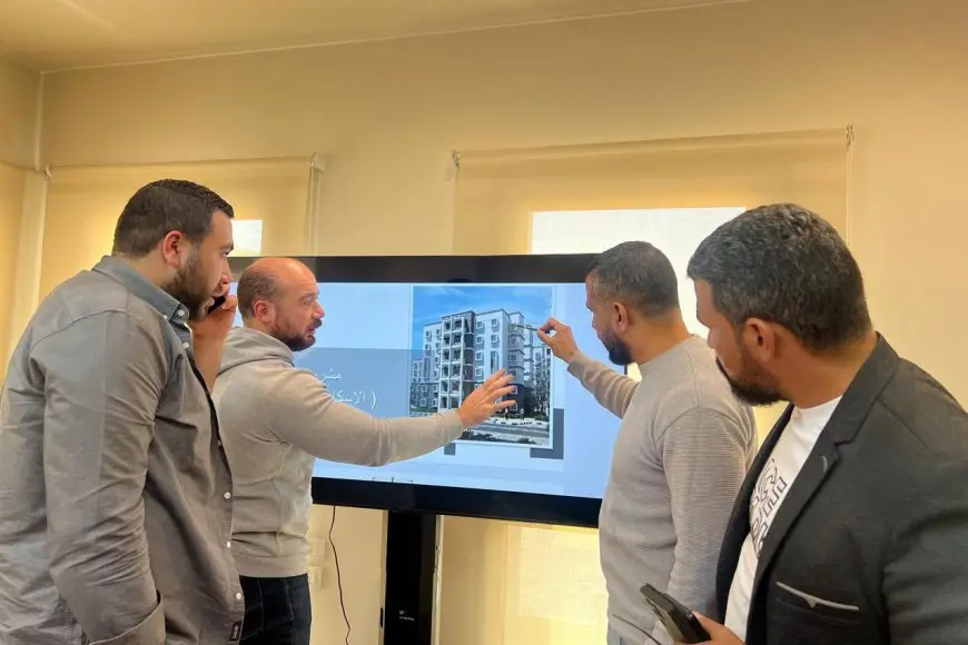 مسؤولو “الإسكان” يراقبون تنفيذ المشاريع السكنية في مدينة أكتوبر الجديدة