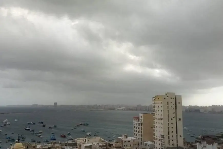 رياح وأتربة.. الأرصاد تحذر من تقلبات جوية وأمطار متفاوتة غداً