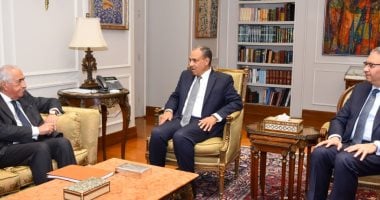 وزير الخارجية يستقبل مسئولى غرفة التجارة الأمريكية في القاهرة