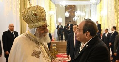 الرئيس السيسي يطمئن على صحة البابا تواضروس بعد إجراء جراحة بإحدى الكليتين