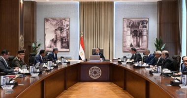 رئيس الوزراء يتابع الموقف التنفيذى لمشروعات التطوير والتنمية بمحافظة مطروح