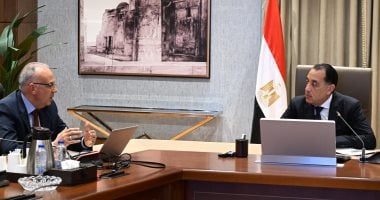 رئيس الوزراء يتابع مع وزير الري عددا من ملفات عمل الوزارة