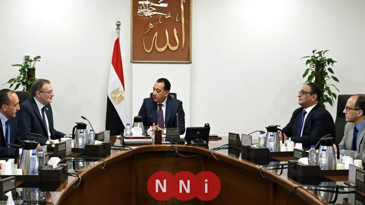 رئيس الوزراء يناقش مع رئيس التنظيم والإدارة جهود تطوير الأداء الإداري