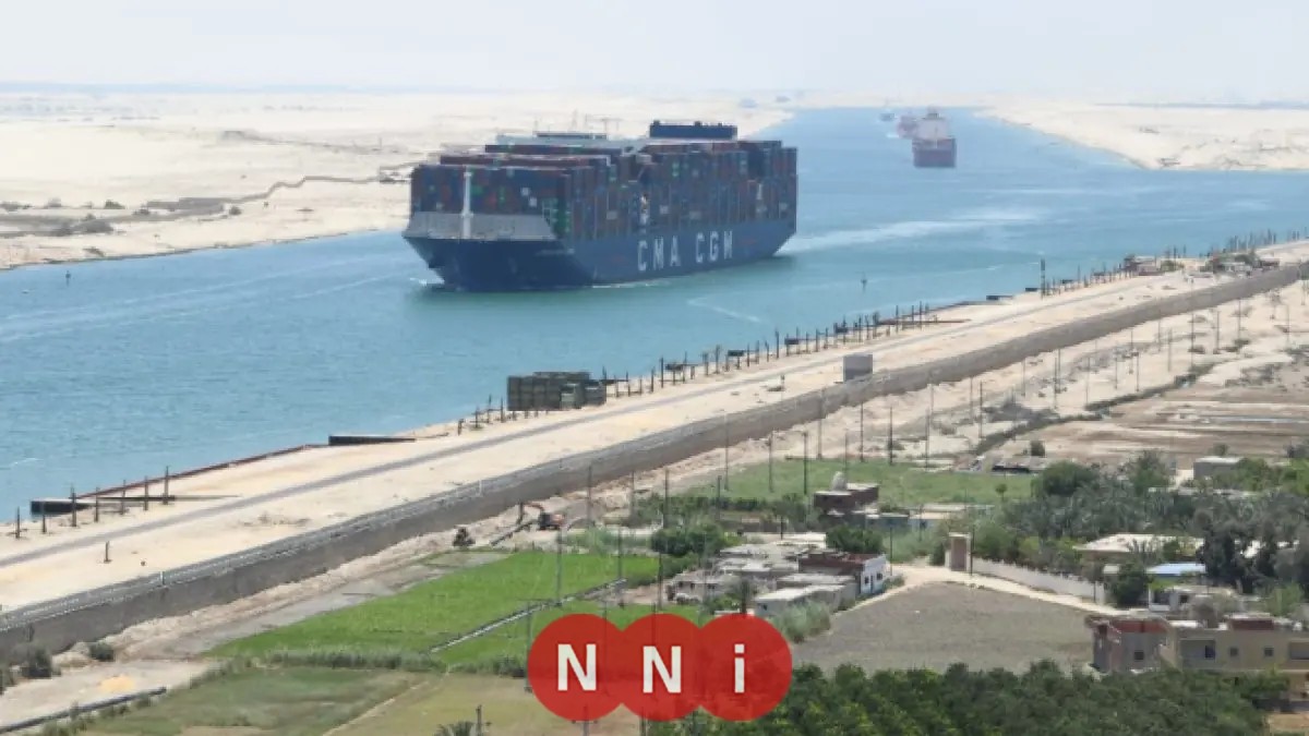 الفريق أسامة ربيع يؤكد انتظام حركة الملاحة في قناة السويس وعدم تأثرها بحادث جنوح السفينة FENER