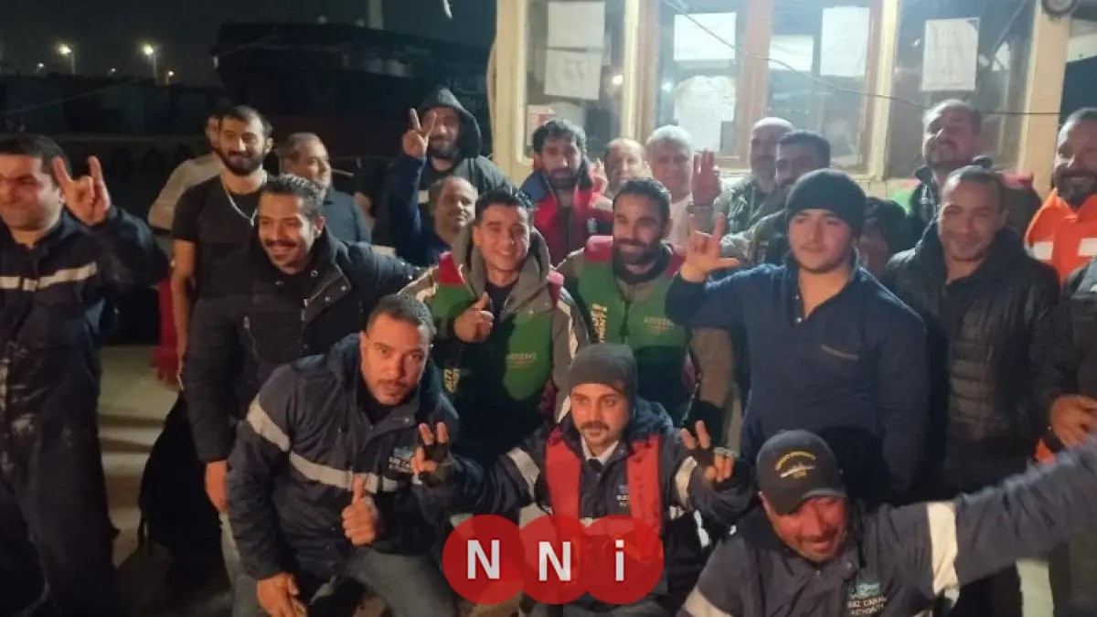 الفريق أسامة ربيع يعلن إنقاذ طاقم سفينة FENER قبل غرقها بجهود الإنقاذ البحري الفعالة