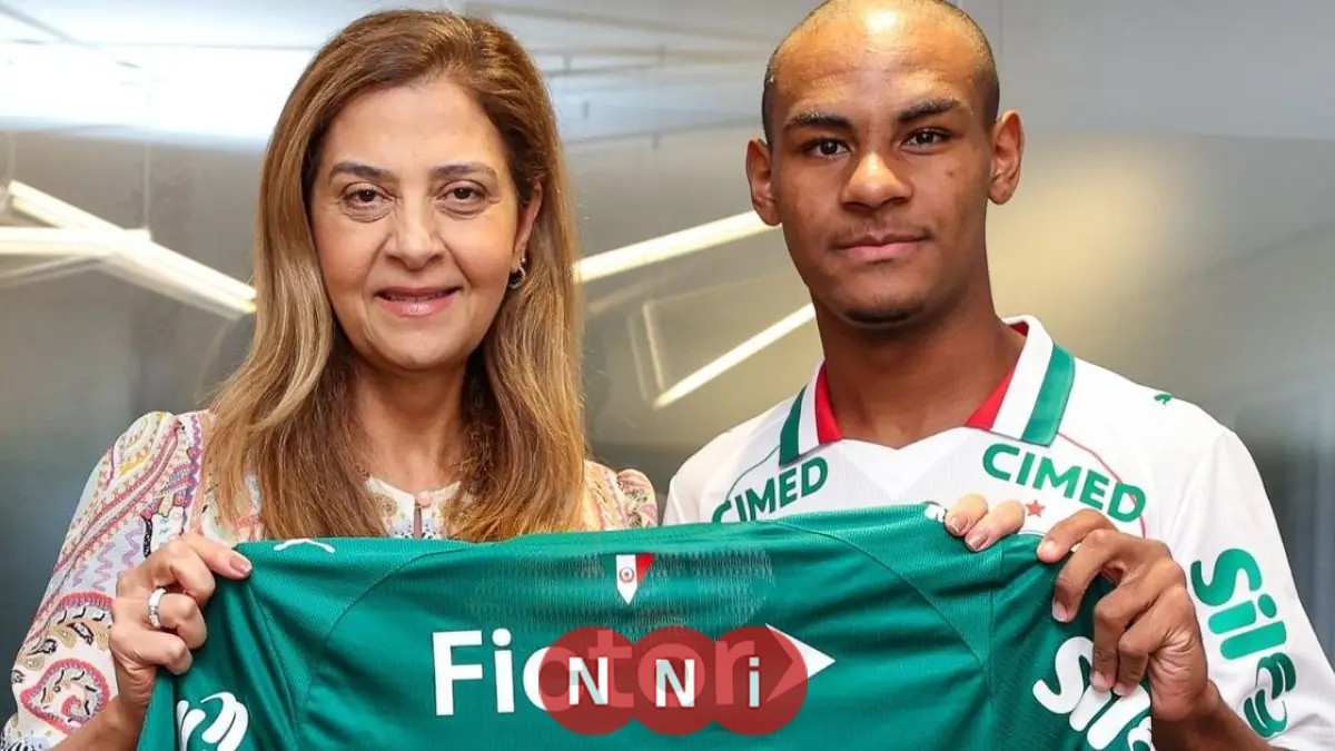 برشلونة يسعى خلف نجم برازيلي واعد ويواجه تحدي الشرط الجزائي الكبير