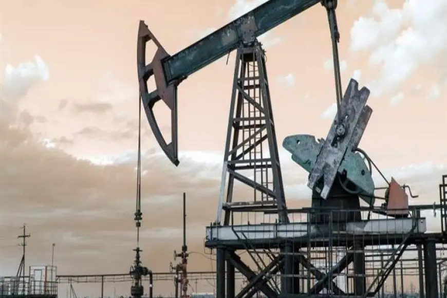 هل تنخفض أسعار النفط والغاز بعد خفض الفيدرالي الفائدة؟ مسؤول سابق في هيئة البترول يجيب