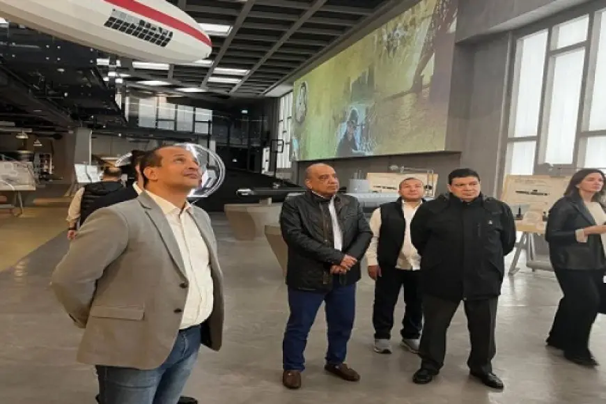 وزير الكهرباء يزور معرض إنجازات الصناعة الوطنية الروسية