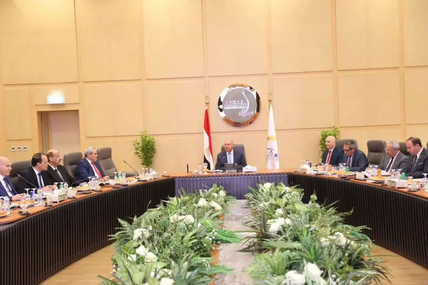 وزير النقل يترأس أعمال الجمعية العمومية العادية لشركة أكتا للنقل الجماعى