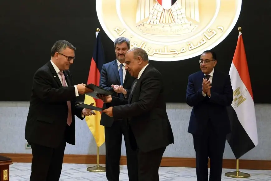 مدبولي يشهد مراسم توقيع إعلان نوايا مشترك بين «الكهرباء» وحكومة «بافاريا» الألمانية