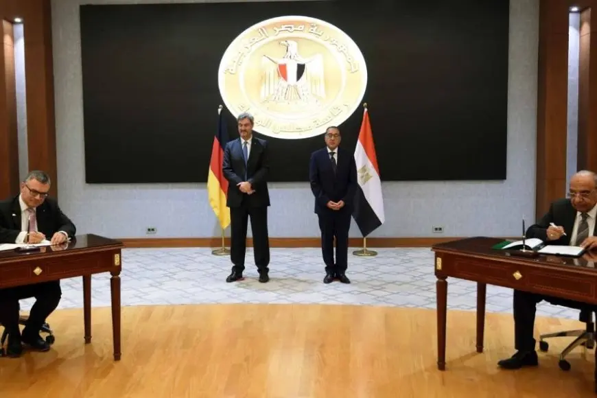 مدبولي ورئيس ولاية بافاريا الألمانية يشهدان توقيع إعلان نوايا مشترك بين وزارة الكهرباء وحكومة بافاريا