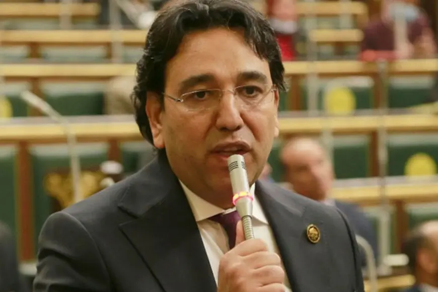 النائب أيمن محسب يحذر من انتشار مواقع وتطبيقات المراهنات.. ويؤكد: تهدد السلم الاجتماعي