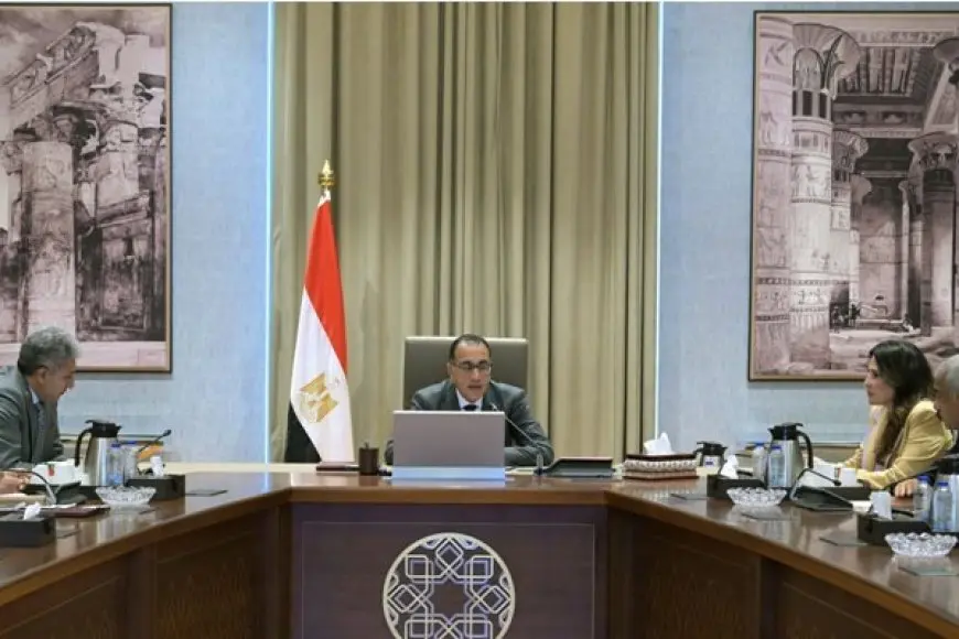 رئيس الوزراء يبحث جهود النهوض بقطاع السياحة لتحقيق هدف 30 مليون سائح