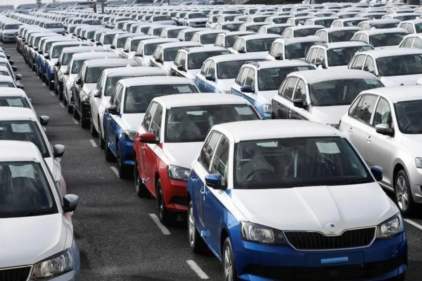 هل تنخفض أسعار السيارات بعد اتفاقيات الحكومة الجديدة؟.. متحدث الوزراء يوضح| فيديو