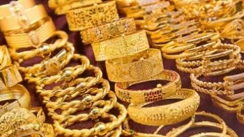 آخر تطورات سعر الذهب اليوم: عيار 24 يُسجل 7748 جنيهًا للجرام