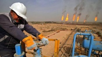 توترات الشرق الأوسط تدفع أسعار النفط للارتفاع 4% اليوم
