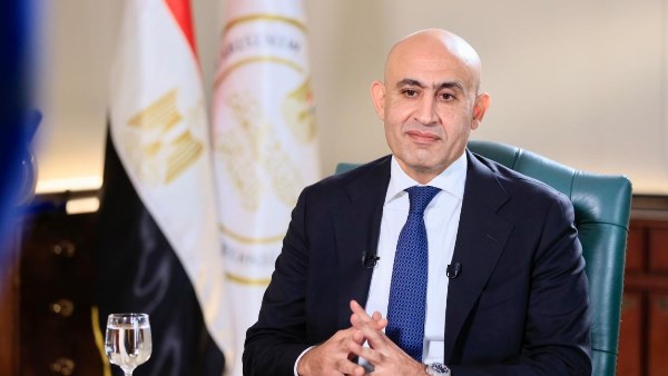 أولياء أمور "أبناؤنا في الخارج" العالقين بدول الخليج يستغيثون بوزير التعليم