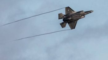 الجيش الإيراني يعلن استهداف مقاتلات F-35 الأمريكية في قاعدة الأزرق
